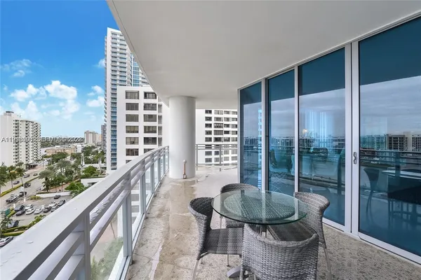 $9,800 | 3535 South Ocean Drive, Unit 1006, Hollywood, FL 33019