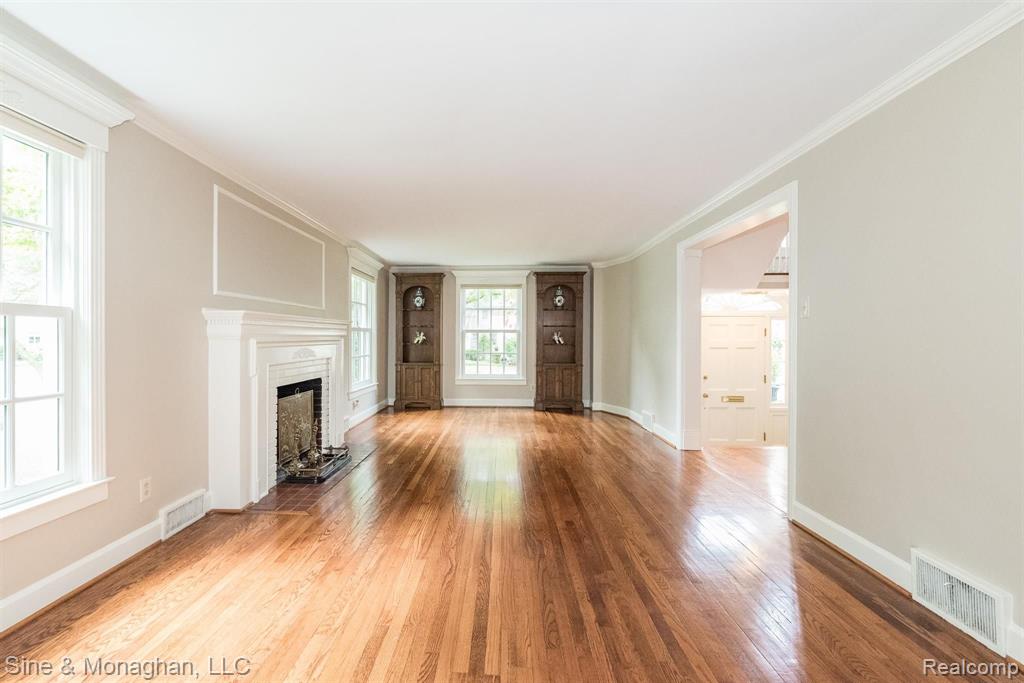 342 Touraine Road Grosse Pointe Farms, MI 48236 - Photo 7 of 49