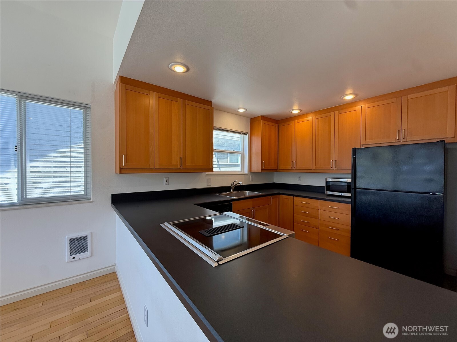 2327 North 65th Street Seattle, WA 98103 - Photo 9 of 30