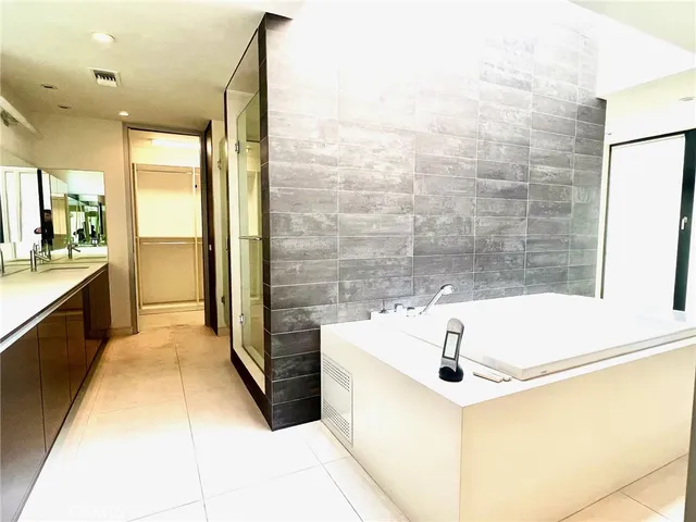 $5,299,000 | 2767 East Ocean Boulevard, Long Beach, CA 90803