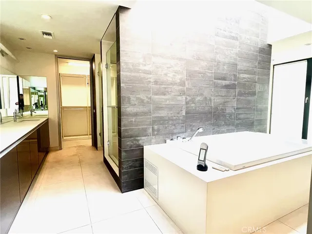 $4,900,000 | 2767 East Ocean Boulevard, Long Beach, CA 90803