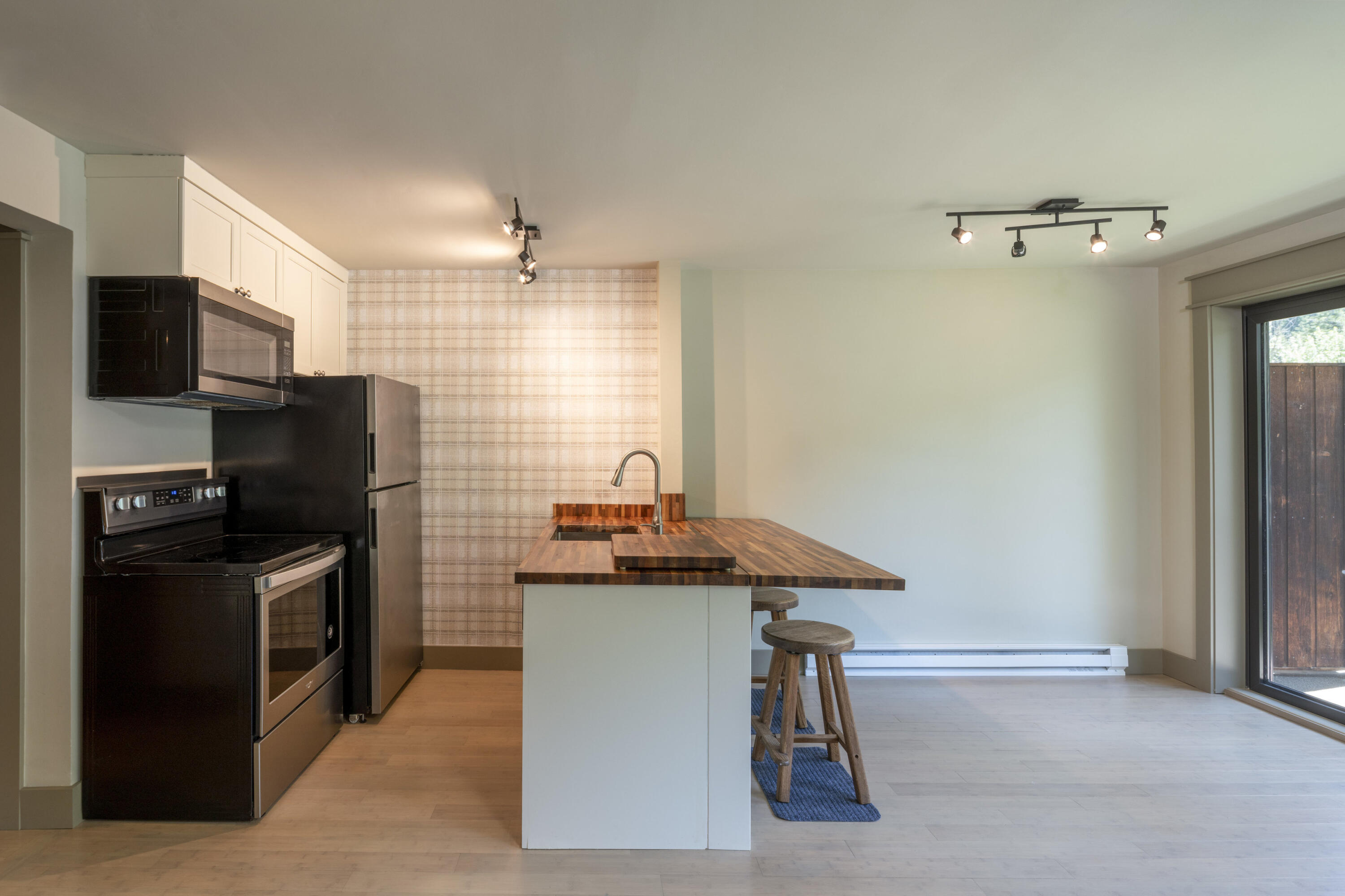 318 Bald Mountain Road, Unit 116 Ketchum, ID 83340 - Photo 11 of 17 "As is" kitchen with extendable counter