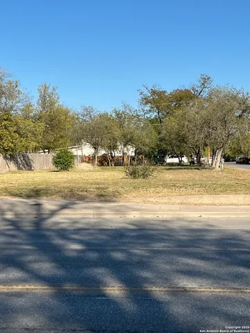 $145,000 | 328 South Getty Street, Uvalde, TX 78801