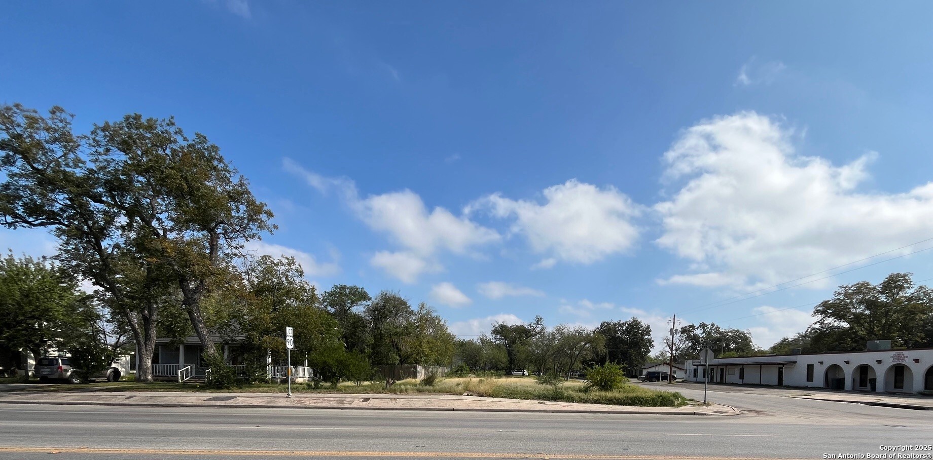 328 South Getty Street Uvalde, TX 78801 - Photo 2 of 12 a view of a terrace