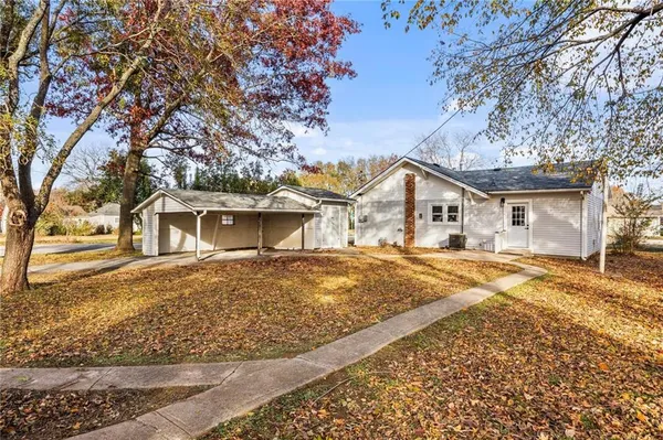 $128,000 | 2002 South Holbrook Street, Fort Scott, KS 66701