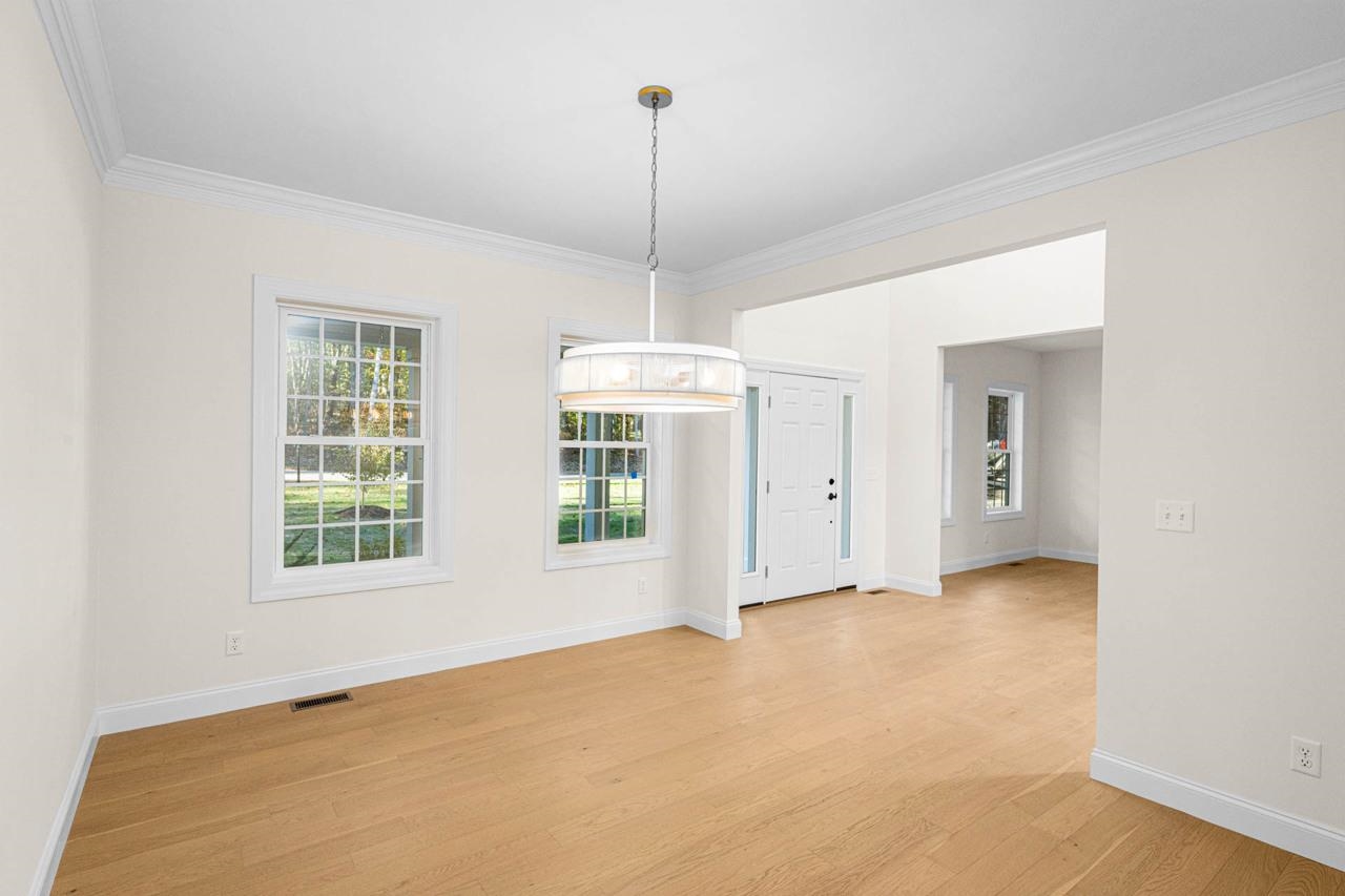 19 Griffin Road Hudson, NH 03051 - Photo 6 of 23 Gallery Image 6
