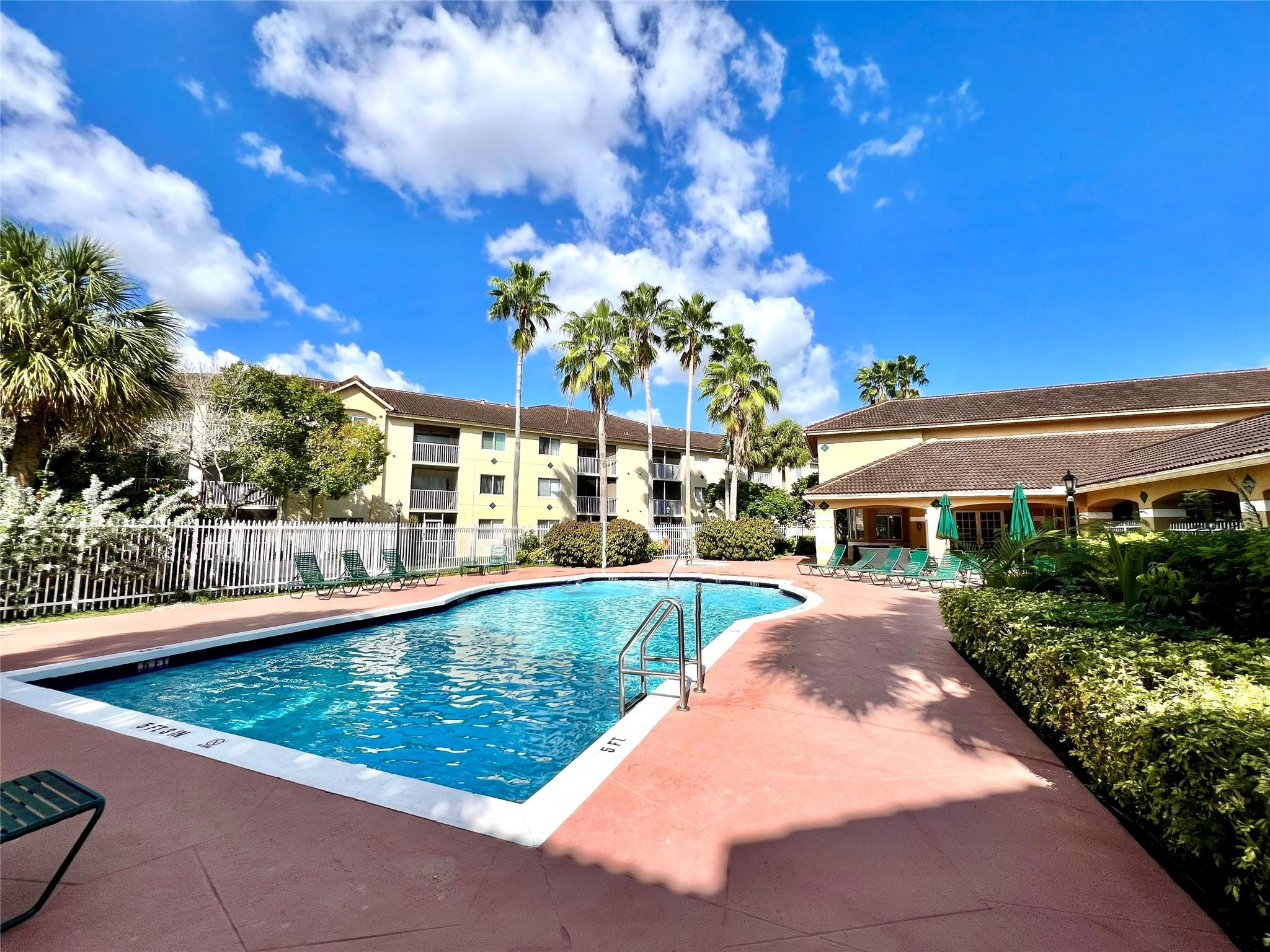 420 South Park Road, Unit 2104 Hollywood, FL 33021 - Photo 18 of 20 Photo 18