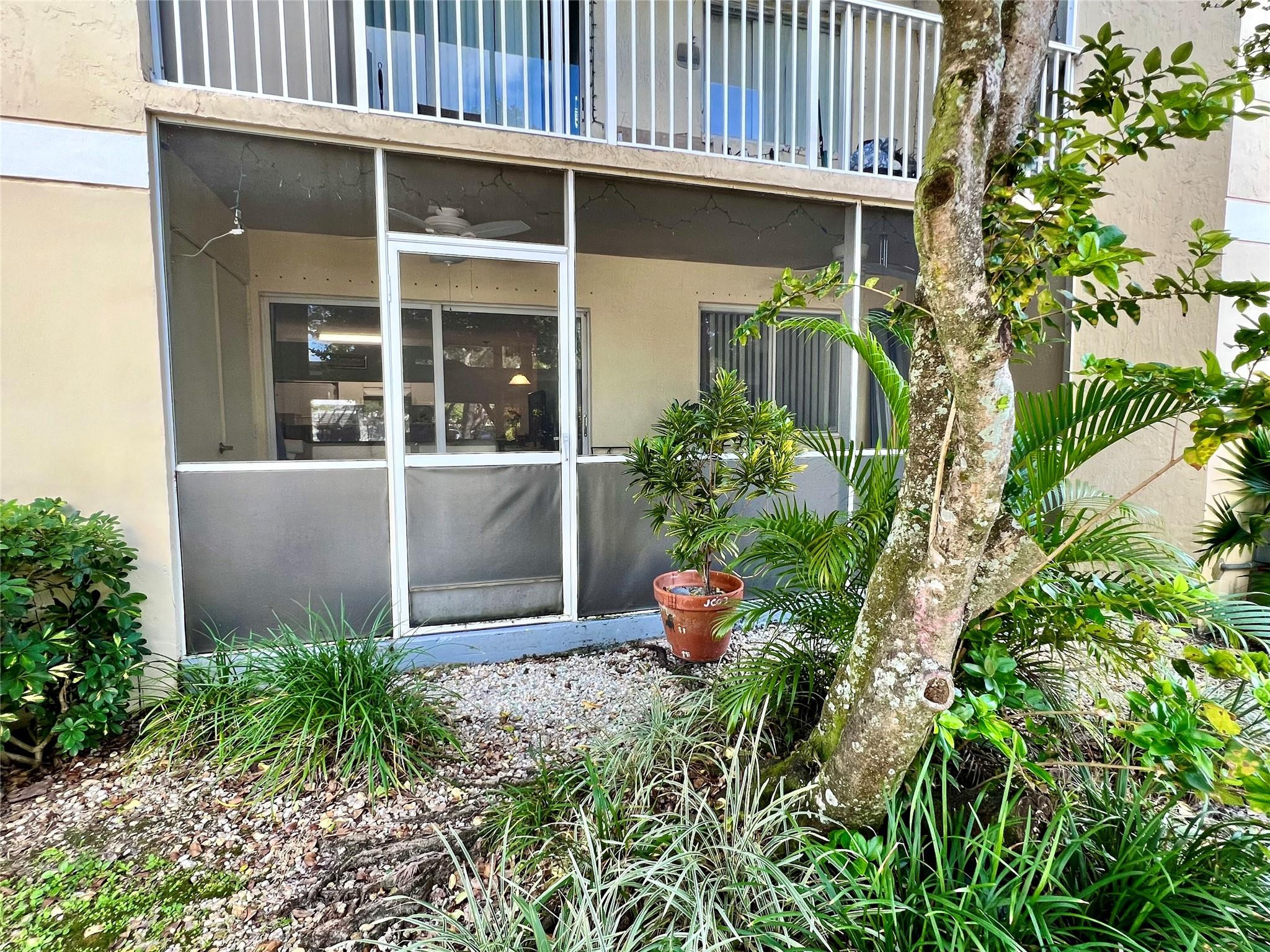 420 South Park Road, Unit 2104 Hollywood, FL 33021 - Photo 3 of 20 Photo 3
