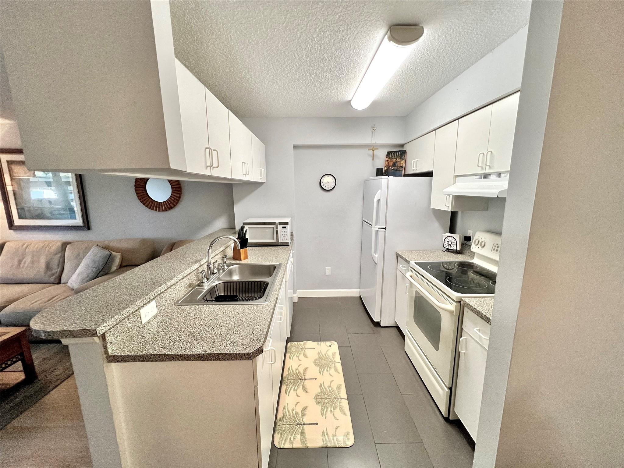 420 South Park Road, Unit 2104 Hollywood, FL 33021 - Photo 6 of 20 Photo 6