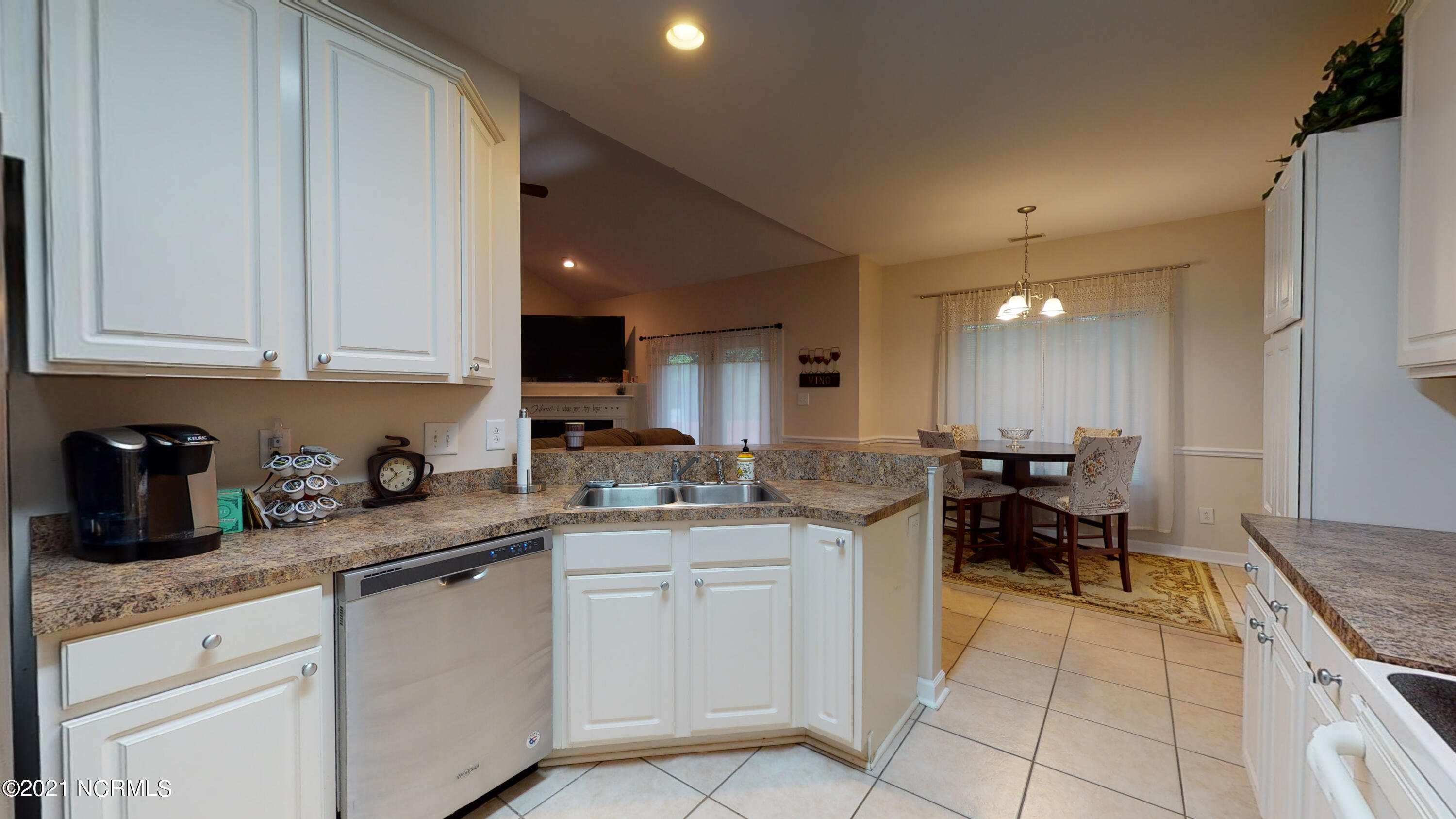437 Neuchatel Road New Bern, NC 28562 - Photo 14 of 41 437 Neuchatel-30