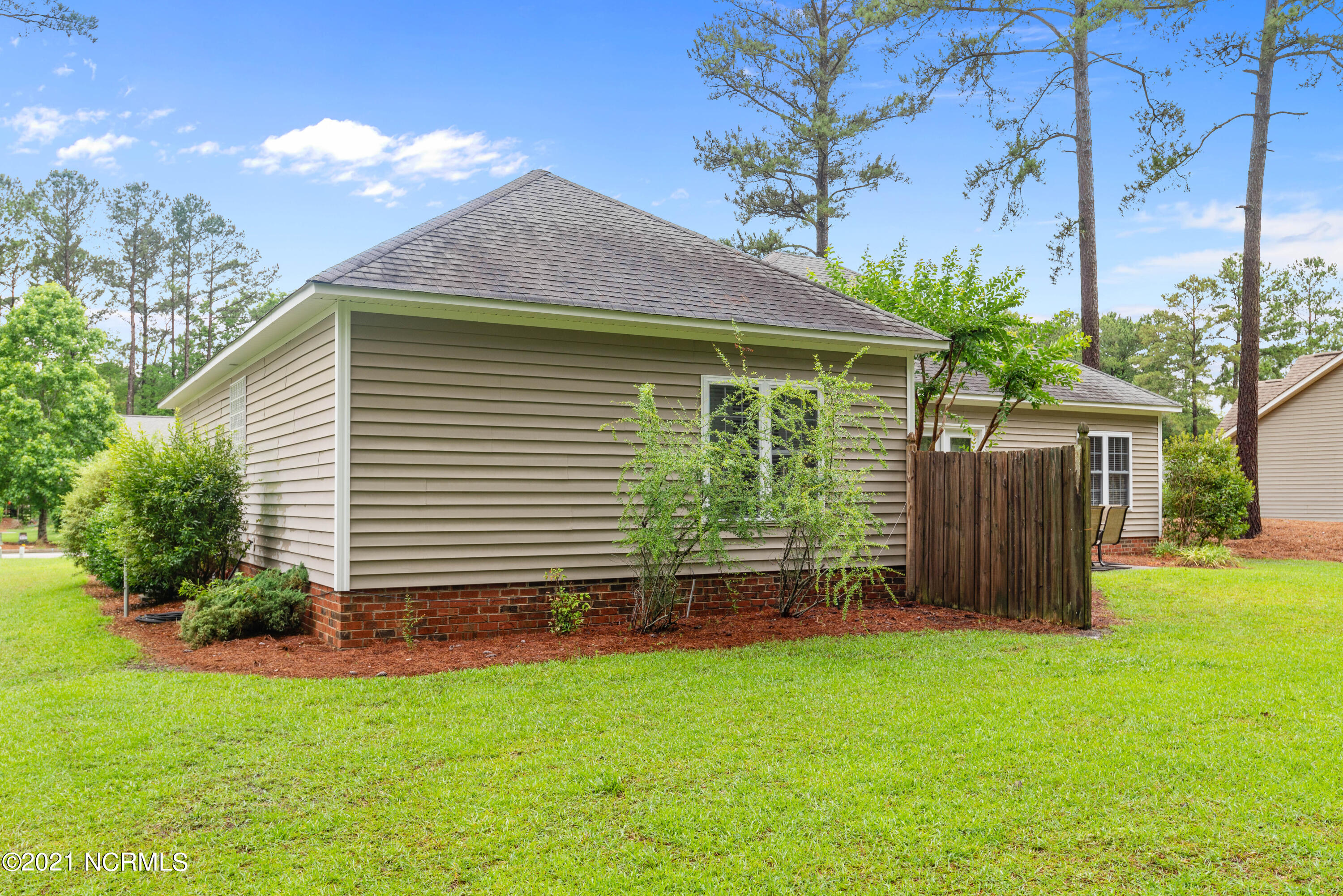 437 Neuchatel Road New Bern, NC 28562 - Photo 37 of 41 437 Neuchatel-16