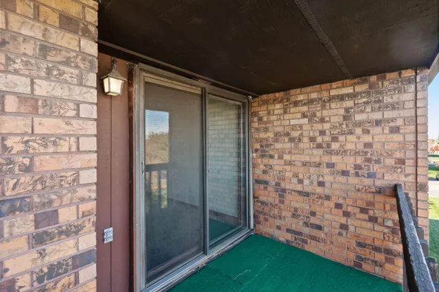 $139,900 | 929 West Glen Park Avenue, Unit 304, Griffith, IN 46319