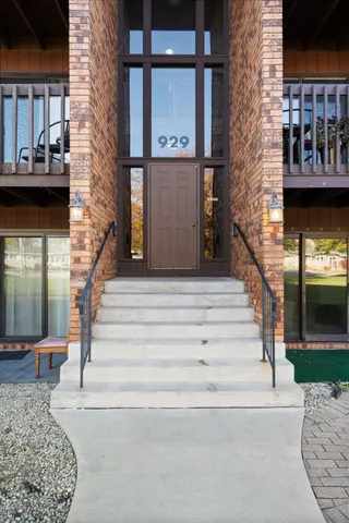 $139,900 | 929 West Glen Park Avenue, Unit 304, Griffith, IN 46319