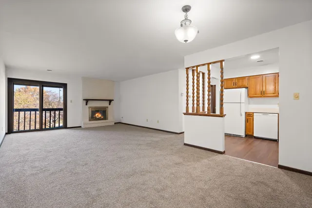 $139,900 | 929 West Glen Park Avenue, Unit 304, Griffith, IN 46319