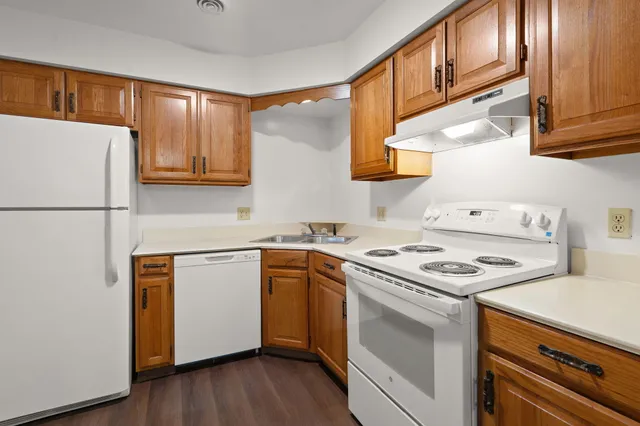 $139,900 | 929 West Glen Park Avenue, Unit 304, Griffith, IN 46319