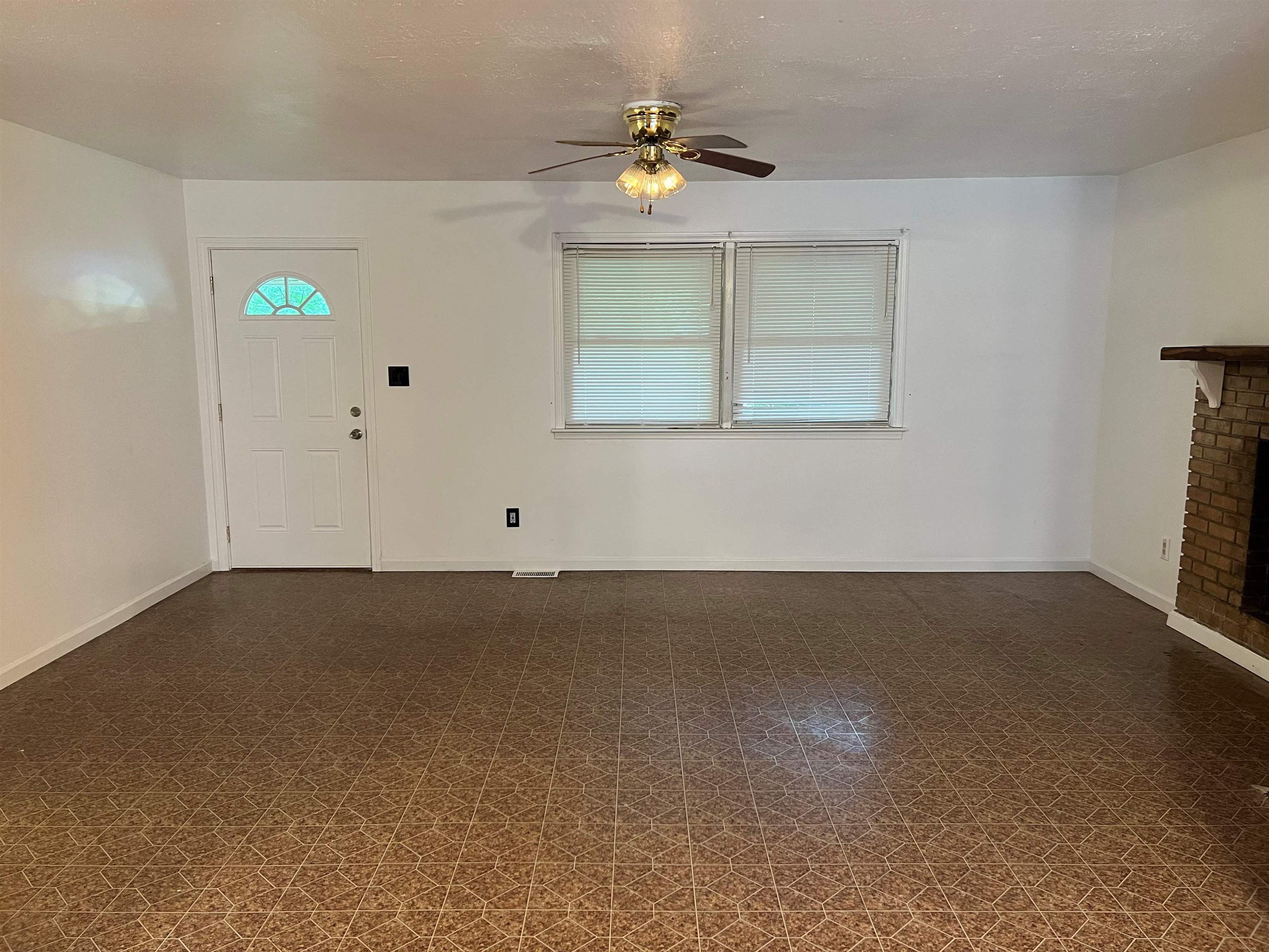 216 Triangle Road Gaffney, SC 29340 - Photo 3 of 18 Gallery Image 3