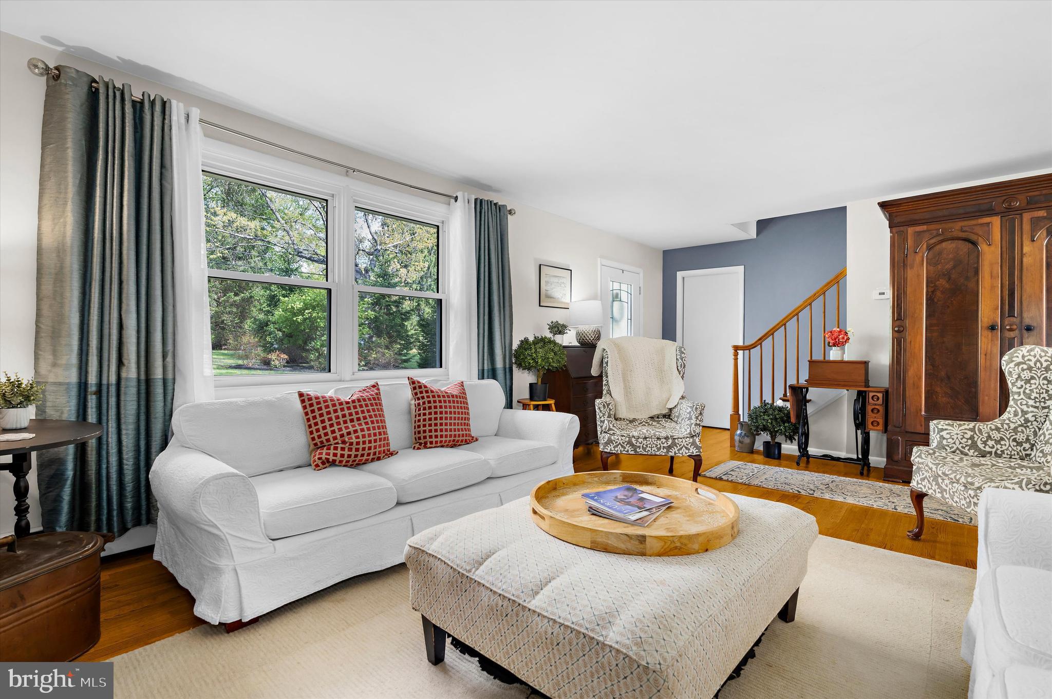 14620 Manor Road Phoenix, MD 21131 - Photo 4 of 44 Living Room with Hardwood Floors
