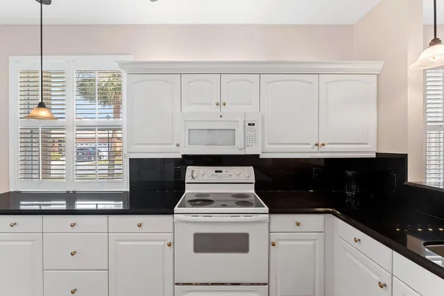 $290,000 | 245 Northwest Zanzibar Place, Port St. Lucie, FL 34986