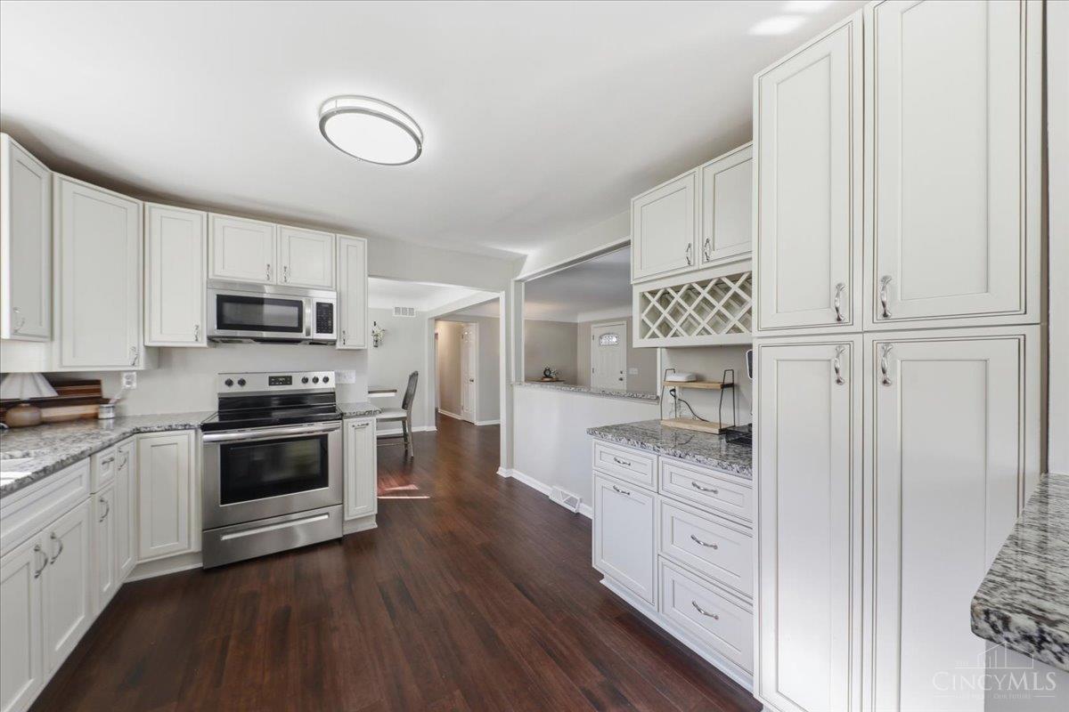 7540 Lawyer Road Cincinnati, OH 45244 - Photo 19 of 58