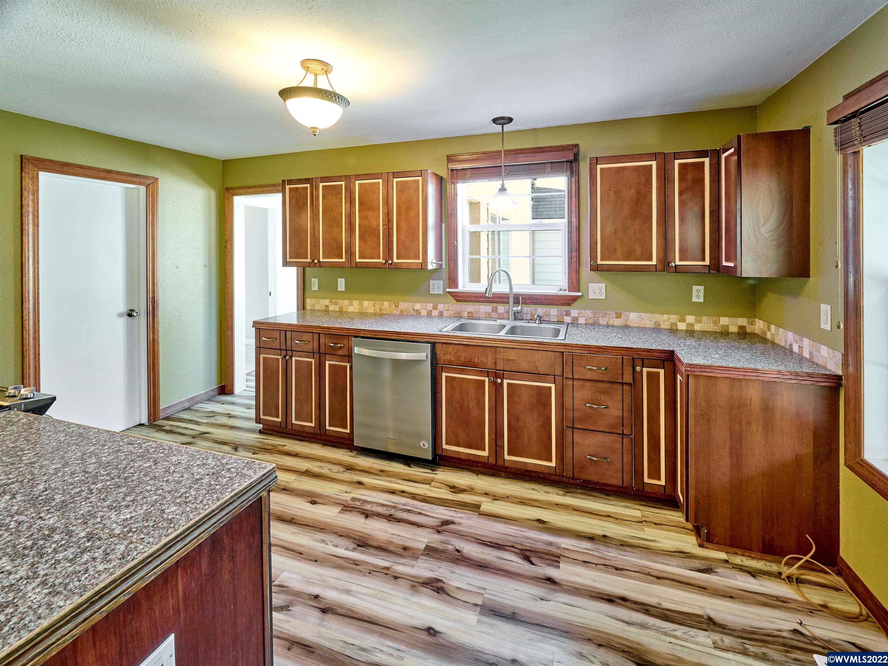 714 Southwest 10th Avenue Albany, OR 97321 - Photo 8 of 36 Gallery Image 8