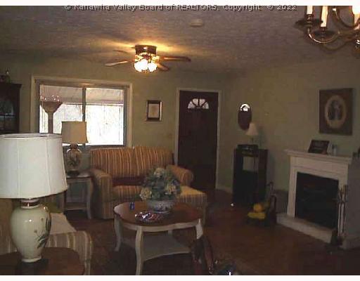 31 Oiler Road Sod, WV 25564 - Photo 4 of 8 Living Room.