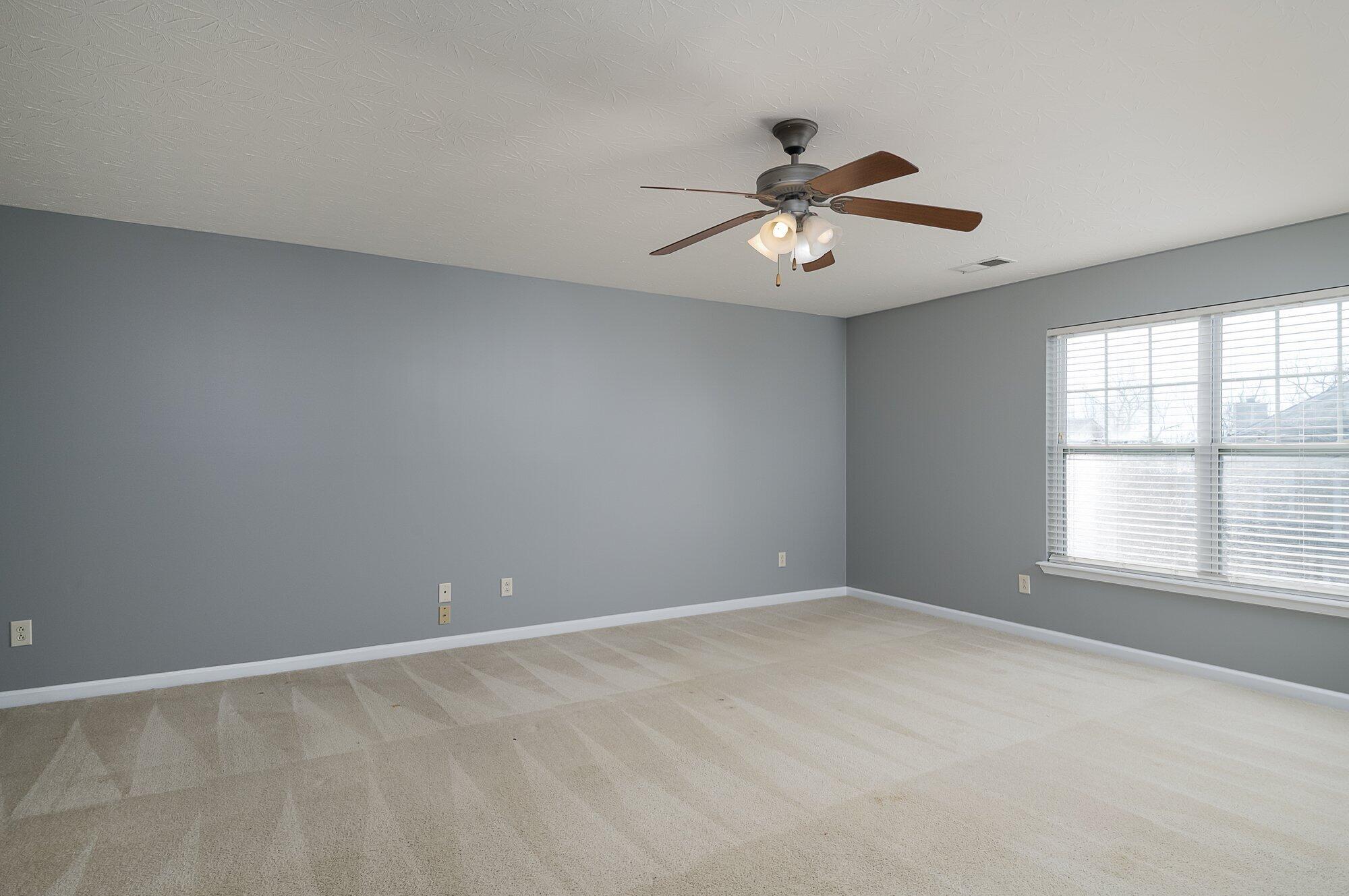114 Meadow View Way Georgetown, KY 40324 - Photo 15 of 31 114_meadow_view_way_12_6_23-017.jpg-SMAL