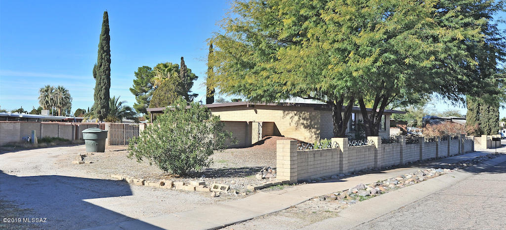8332 East Rolling Ridge Street Tucson, AZ 85710 - Photo 4 of 49