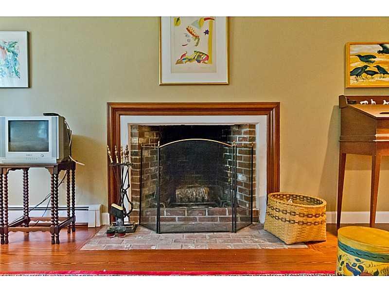 210 Pond Road Manchester, ME 04351 - Photo 21 of 35 Living Room.