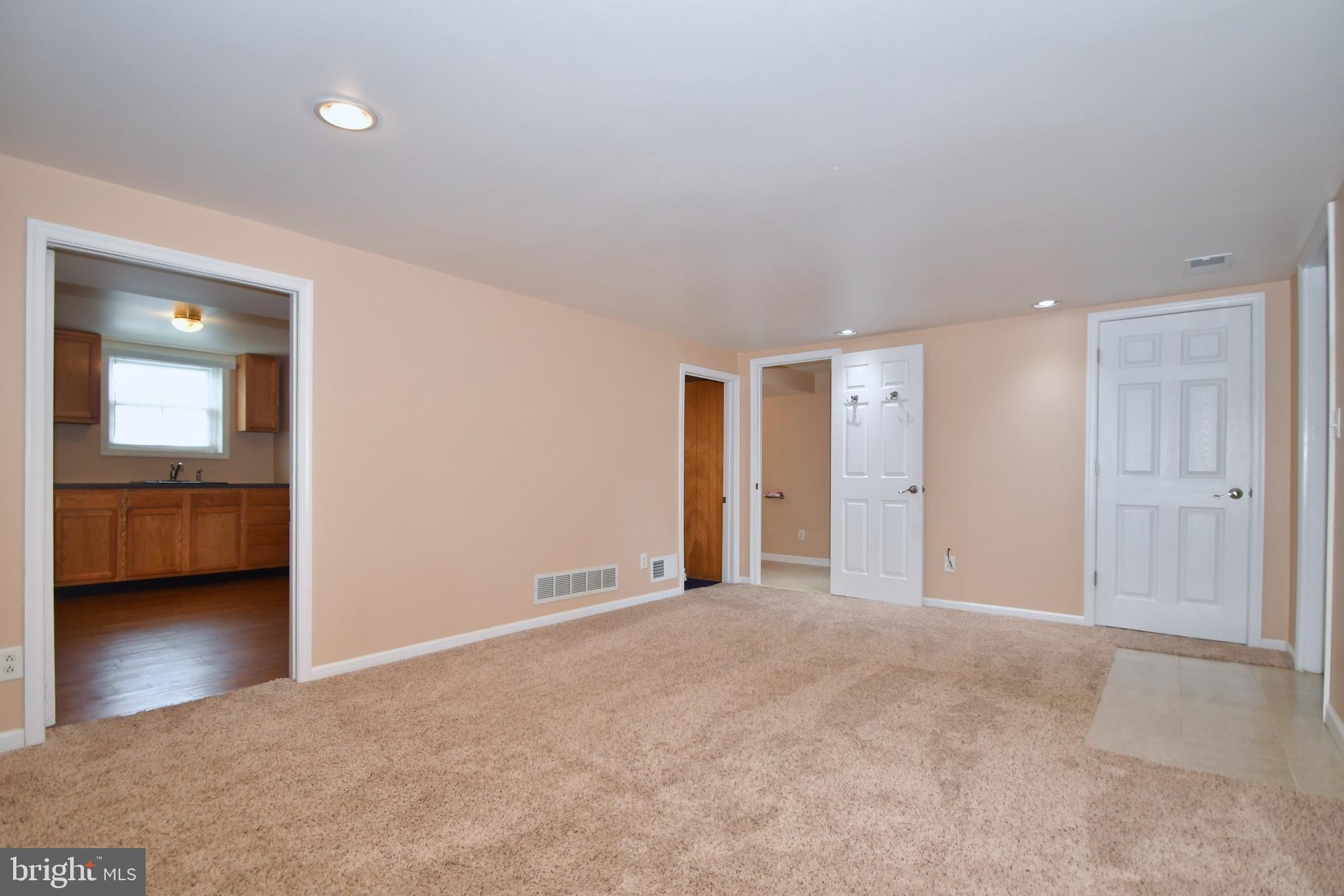 4444 Kendi Road Baltimore, MD 21236 - Photo 32 of 49 Family Room