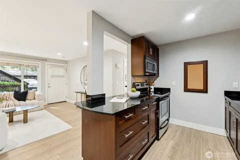 $289,500 | 21305 48th Avenue West, Unit B110, Mountlake Terrace, WA 98043