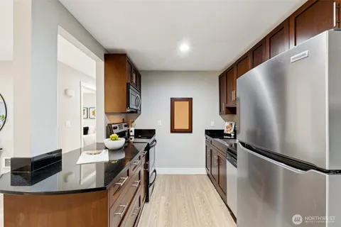 $289,500 | 21305 48th Avenue West, Unit B110, Mountlake Terrace, WA 98043