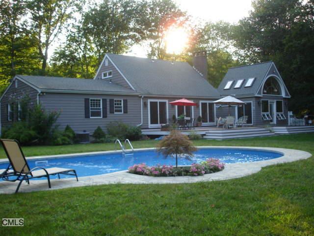12 Red Barn Road Trumbull, CT 06611 - Photo 1 of 1 Gallery Image 1