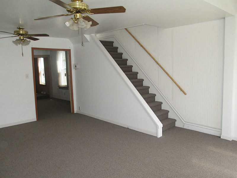 206 Ridge City Of But Pa Butler, PA 16001 - Photo 3 of 17 Living Room.