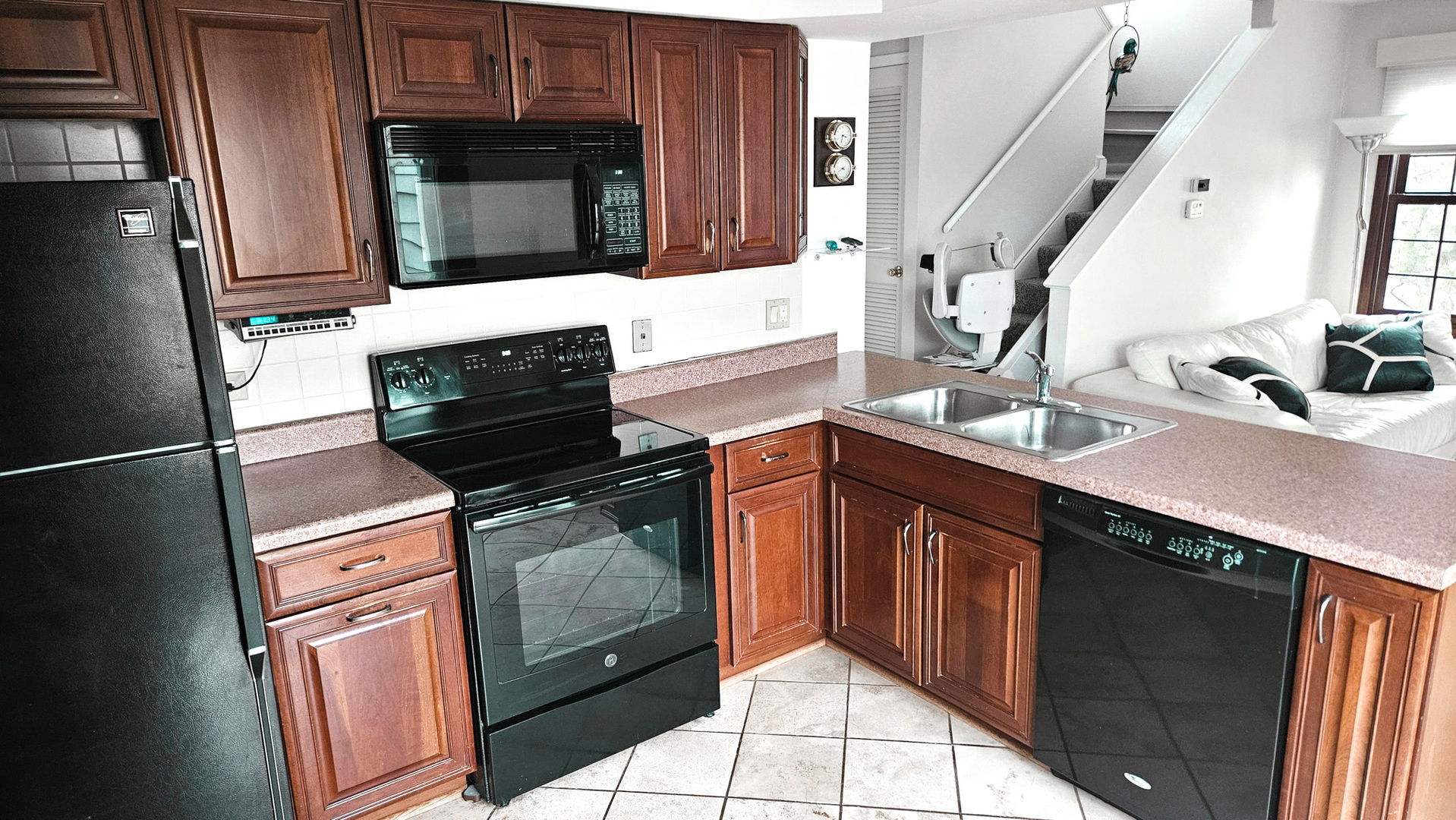 748 Chandler Road Gurnee, IL 60031 - Photo 13 of 34 Gallery Image 13