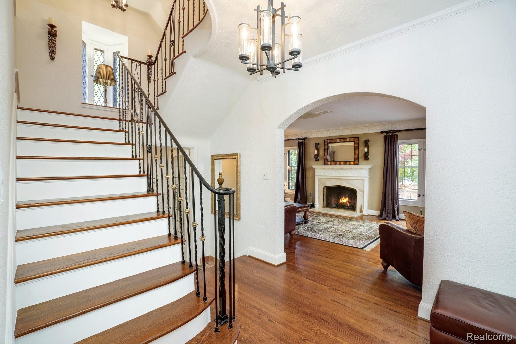 503 Washington Road Grosse Pointe, MI 48230 - Photo 9 of 25 19-web-or-mls-503 Washington Road Grosse Pointe-12.jpg