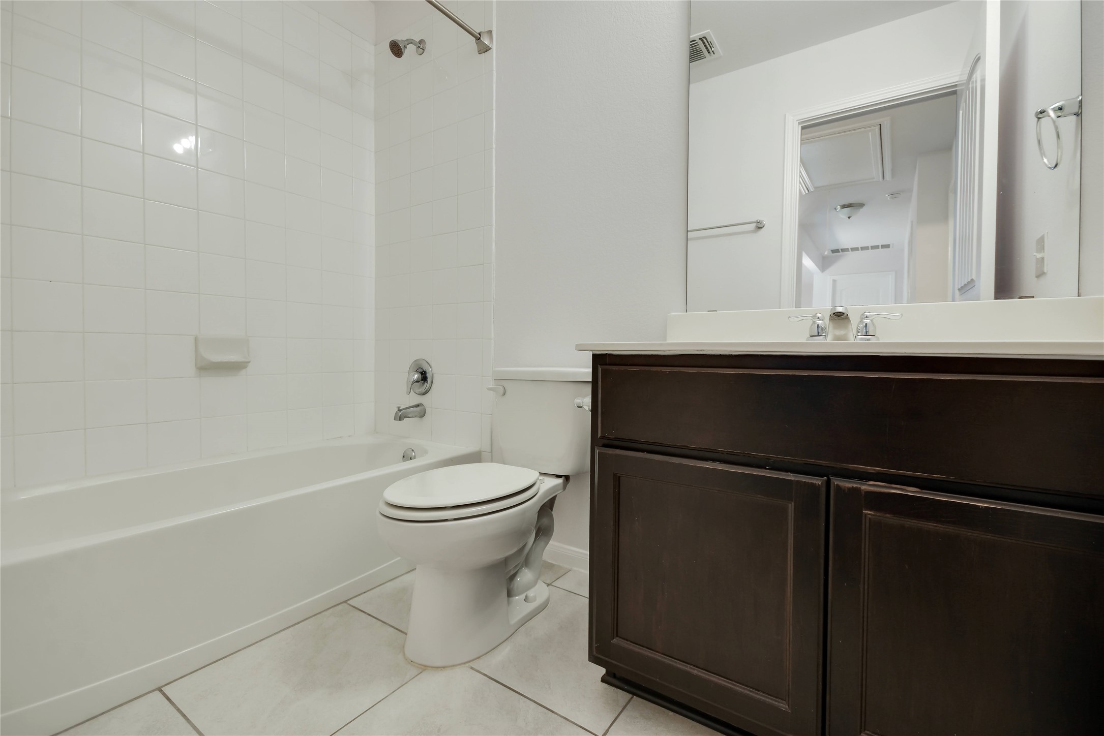 6525 Ranchito Drive Austin, TX 78744 - Photo 28 of 36 upstairs Guest bathroom