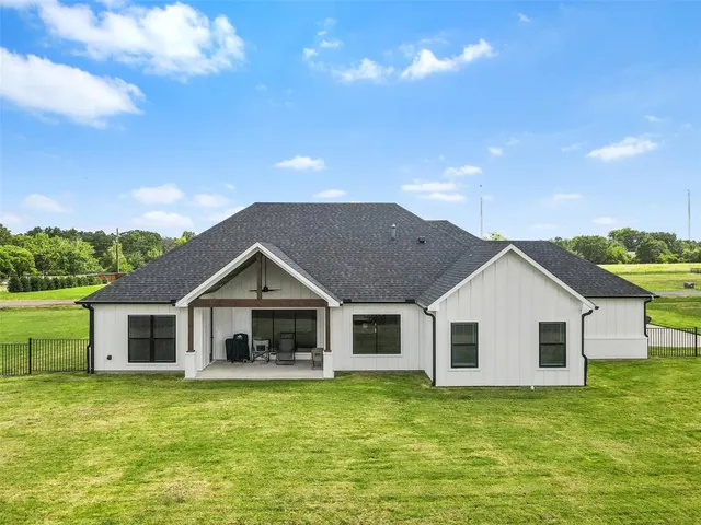 $629,900 | 11 Nicklaus Drive, Sulphur Springs, TX 75482