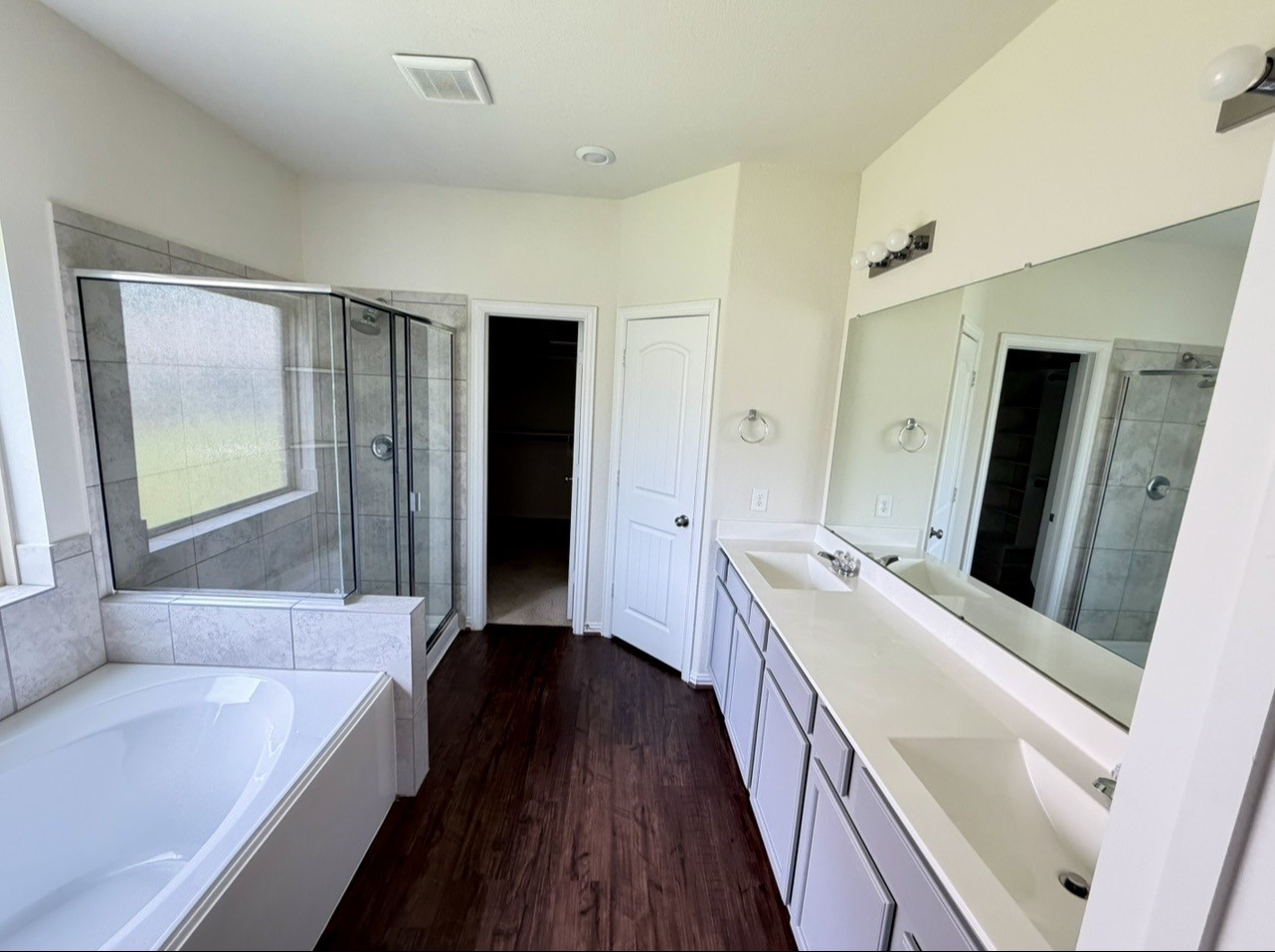 4706 Walnut Willow Ct Spring Spring, TX 77386 - Photo 11 of 17 a room with a bed and a large window