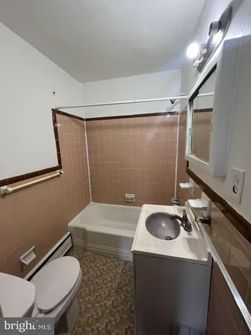 $950 | 234-38 West Roosevelt Boulevard, Unit 1, Philadelphia, PA 19120