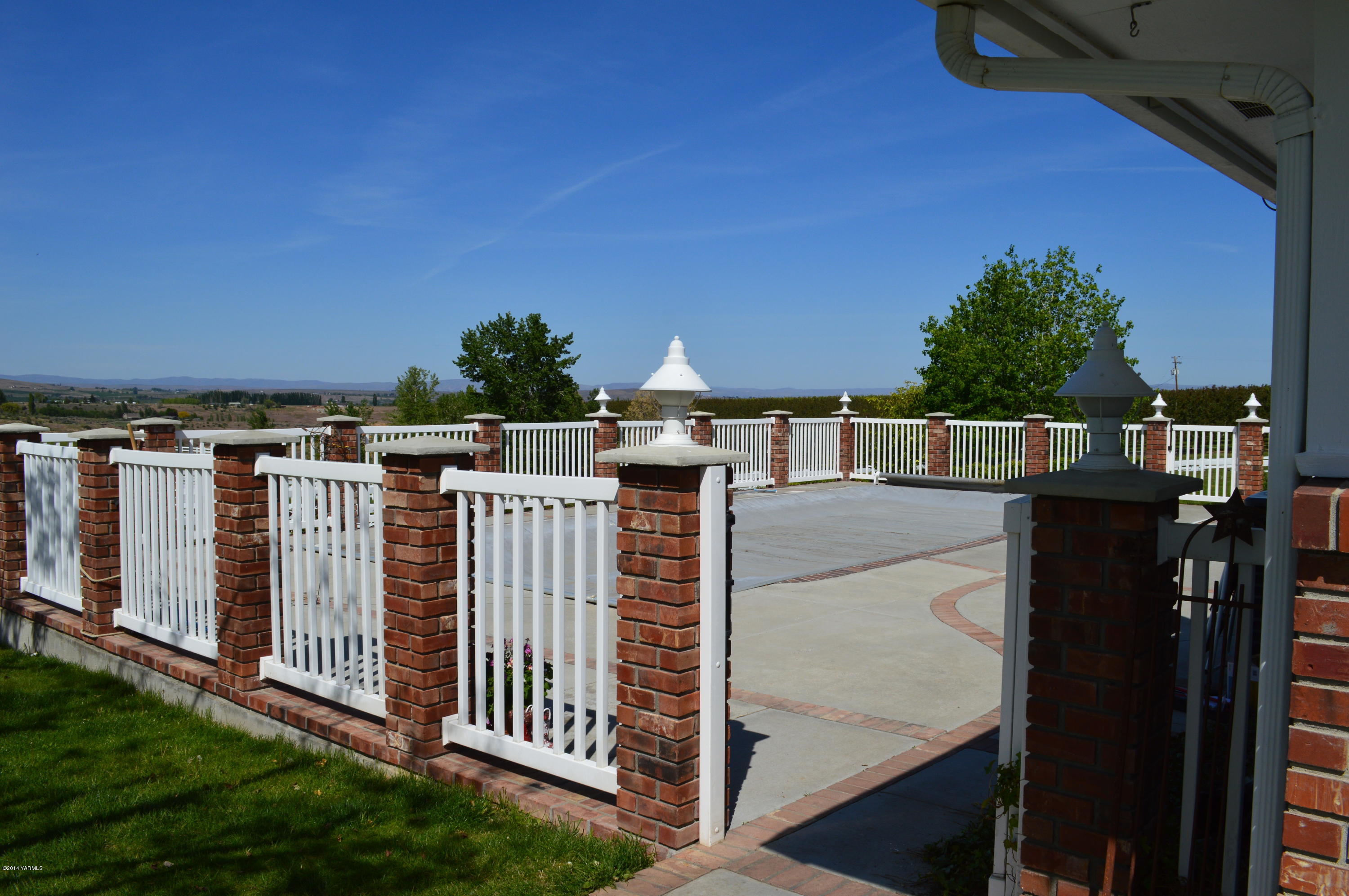 1051 Hubbard Road Yakima, WA 98903 - Photo 24 of 50 a view of a house with backyard and deck