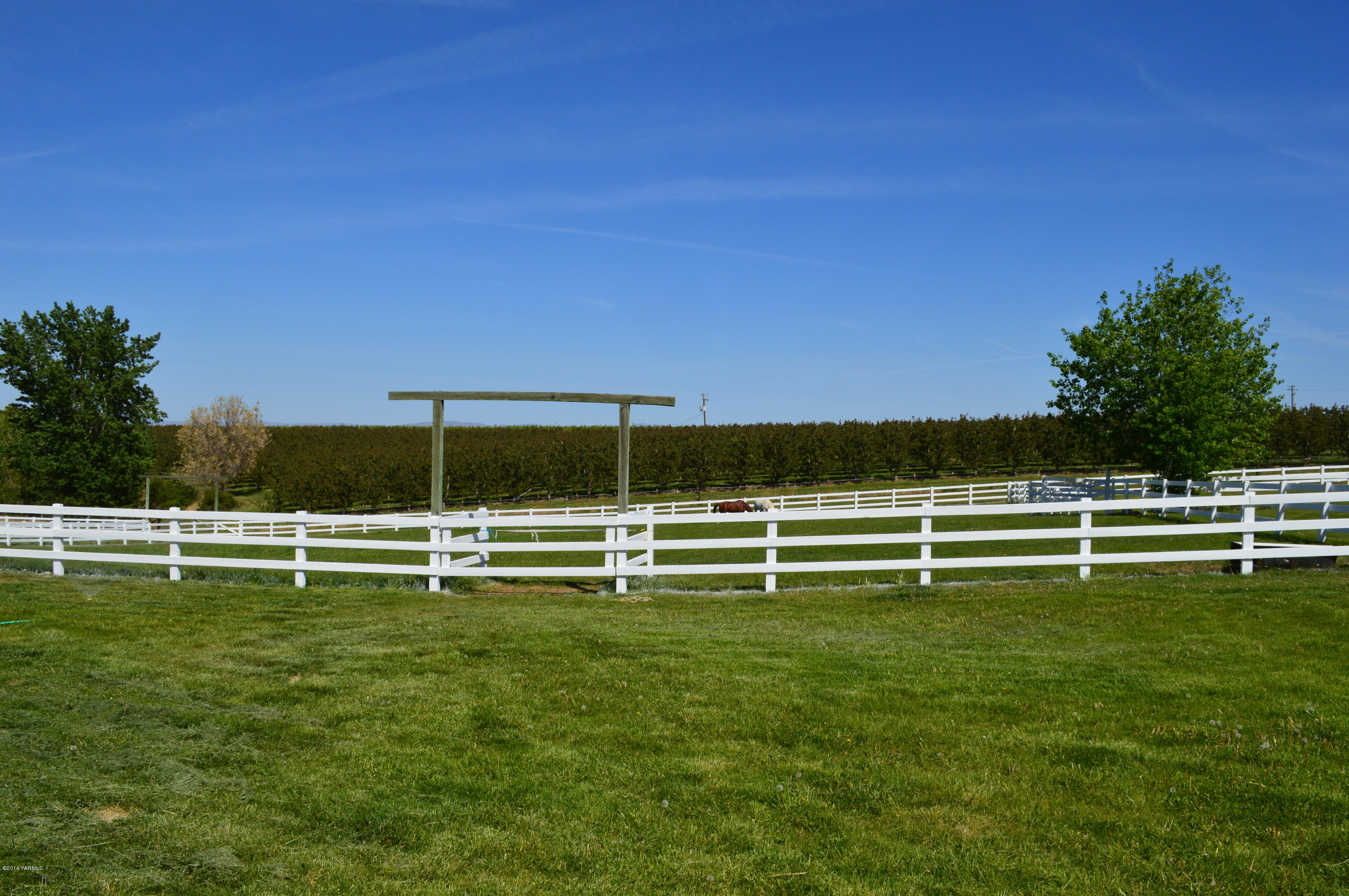1051 Hubbard Road Yakima, WA 98903 - Photo 47 of 50 a view of outdoor space with swimming pool