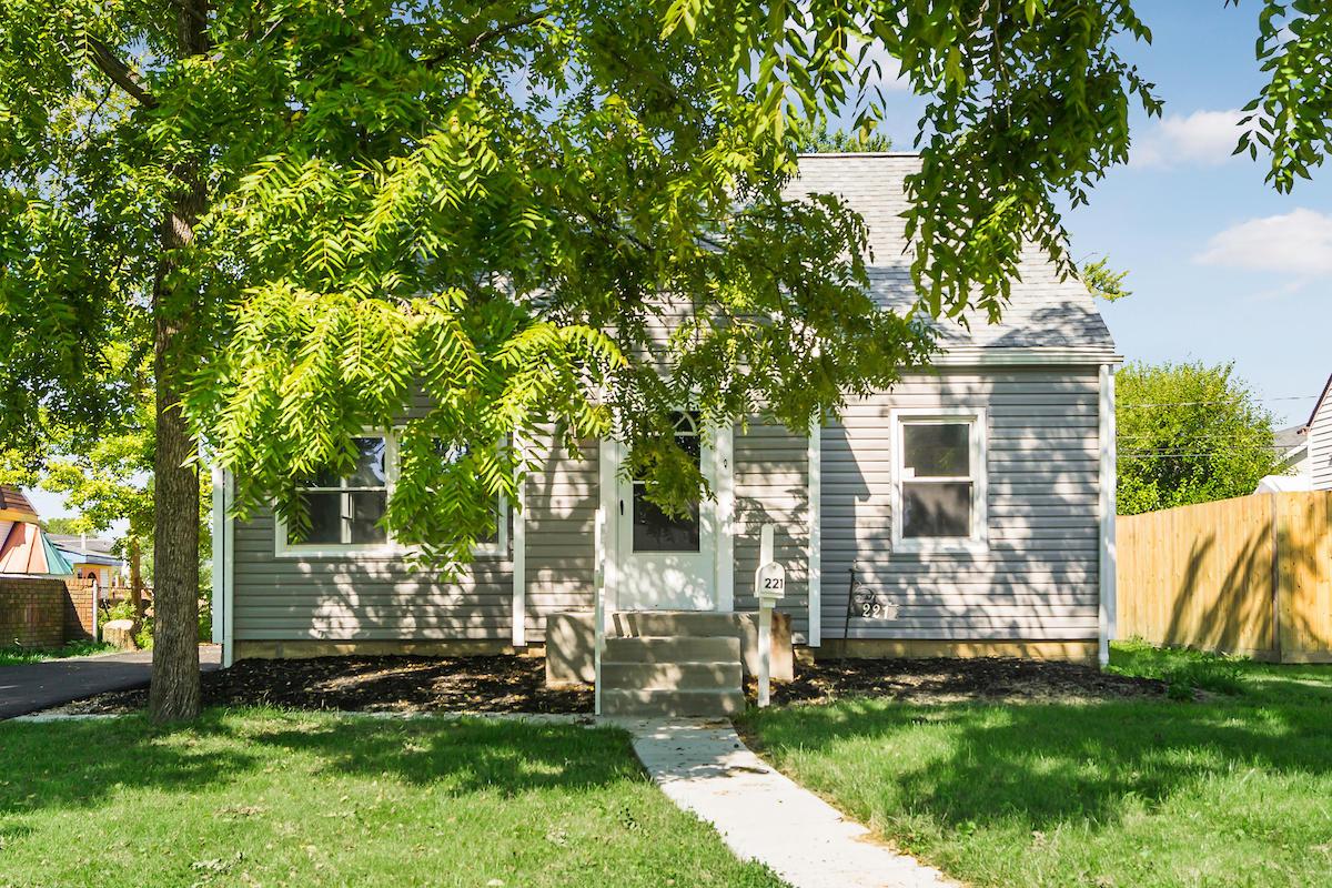 221 Demorest Road Columbus, OH 43204 - Photo 3 of 31 Gallery Image 3