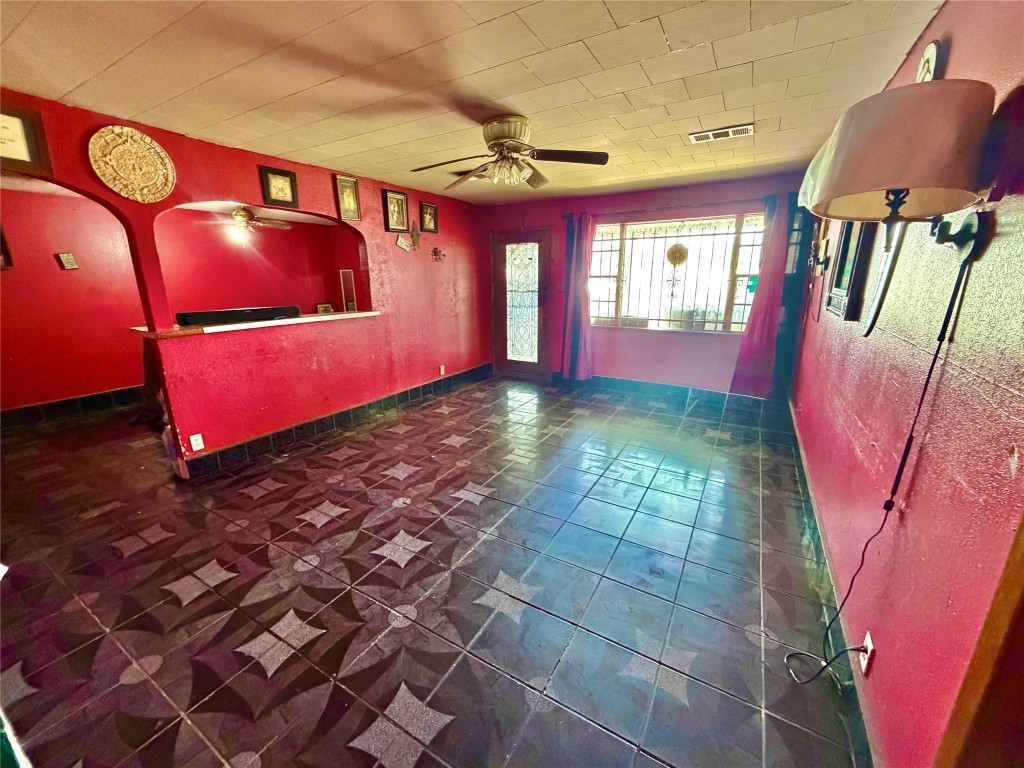 315 Gober Street Houston, TX 77017 - Photo 3 of 12