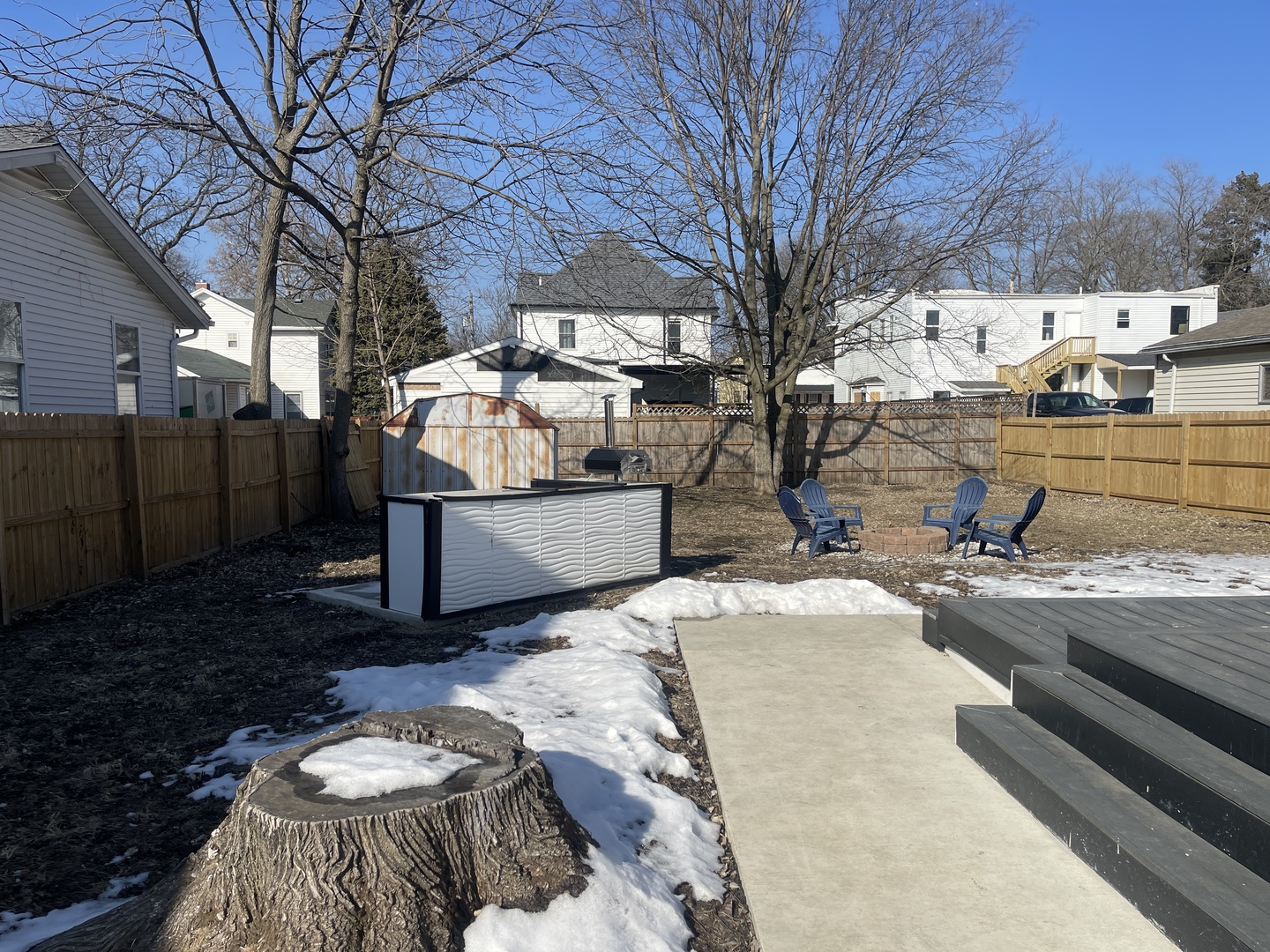 607 West Olive Street Bloomington, IL 61701 - Photo 19 of 21 a view of a backyard with sitting area