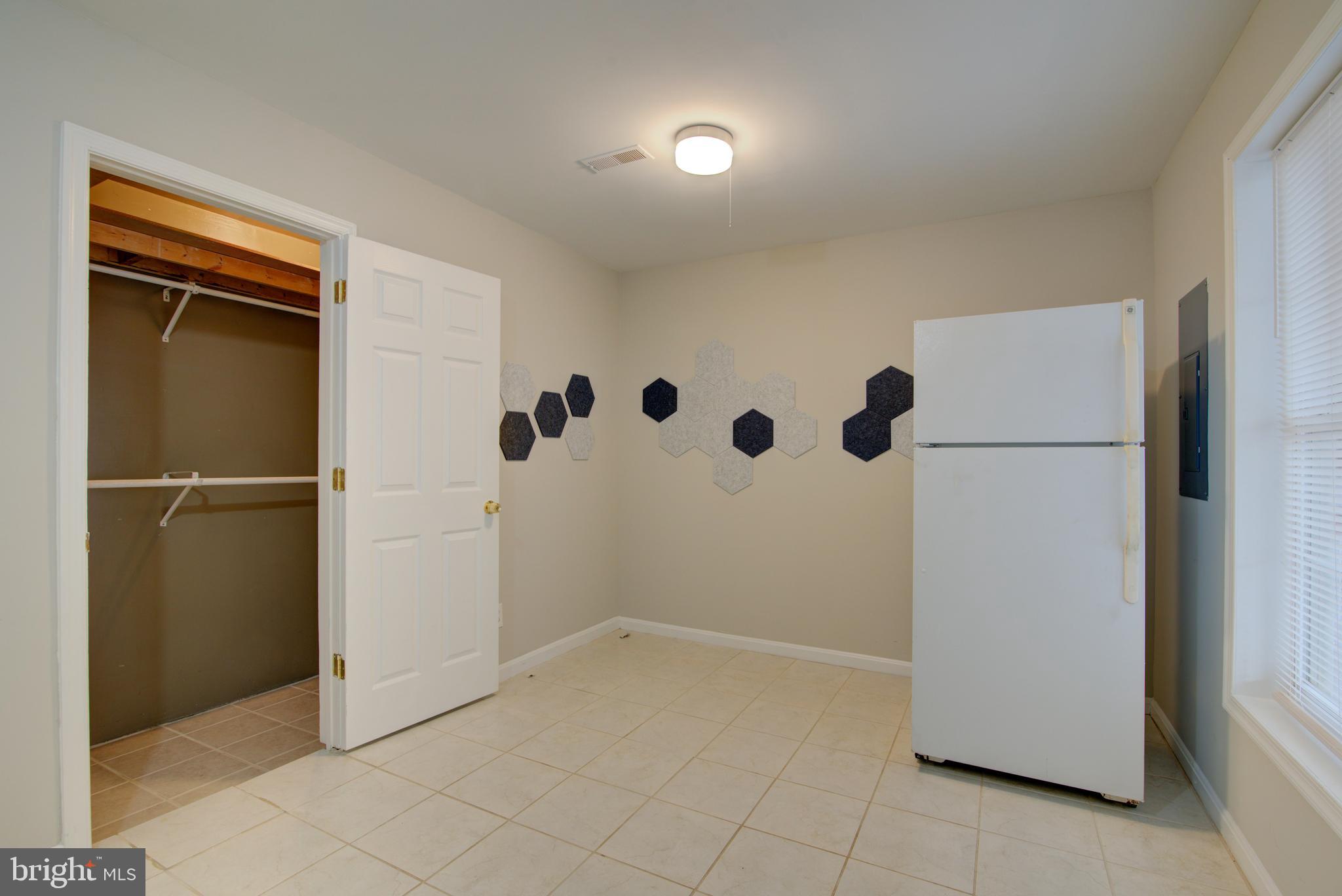 4009 Timber Oak Trail Fairfax, VA 22033 - Photo 12 of 33