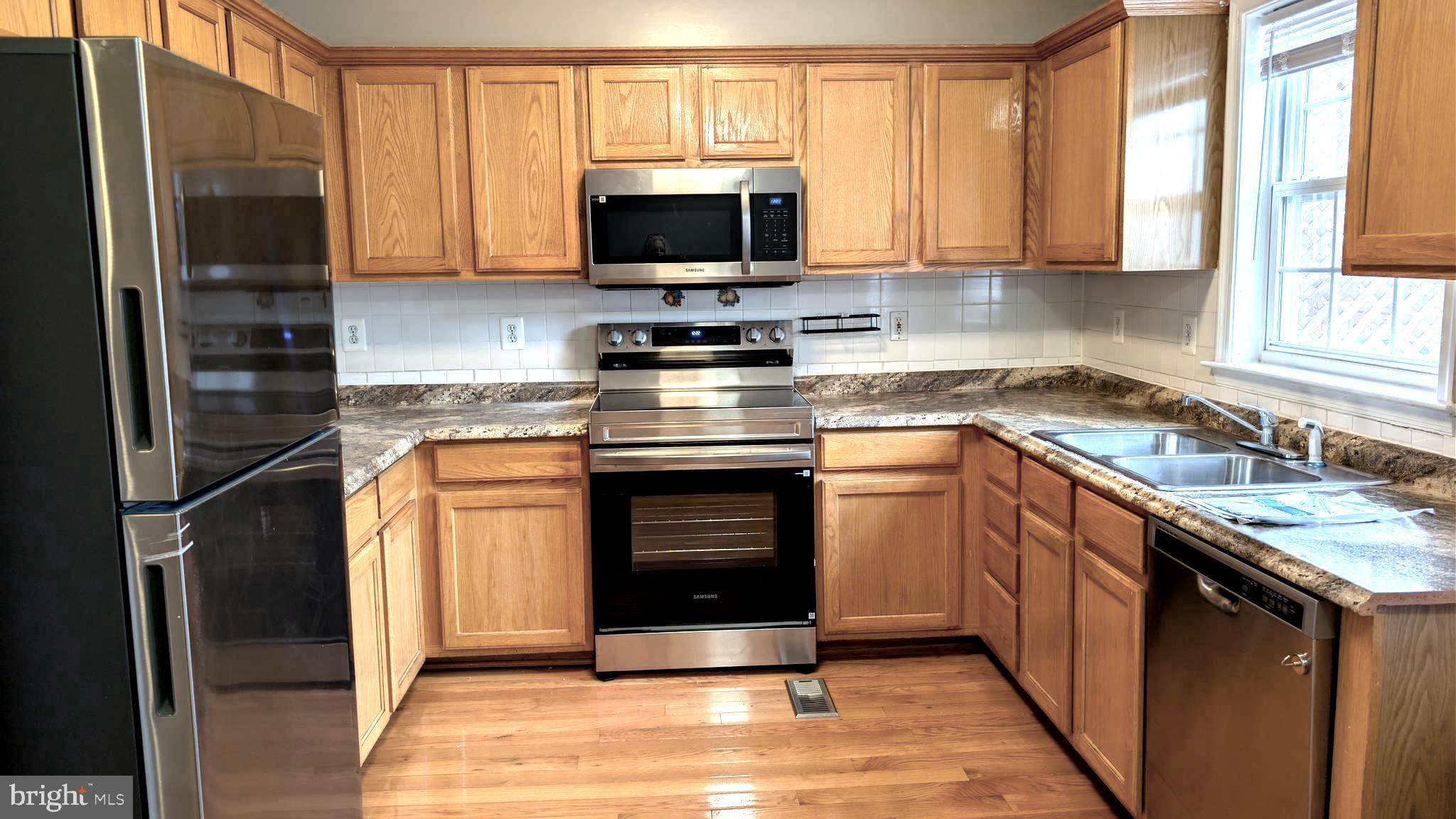 4009 Timber Oak Trail Fairfax, VA 22033 - Photo 24 of 33 with the new appliances