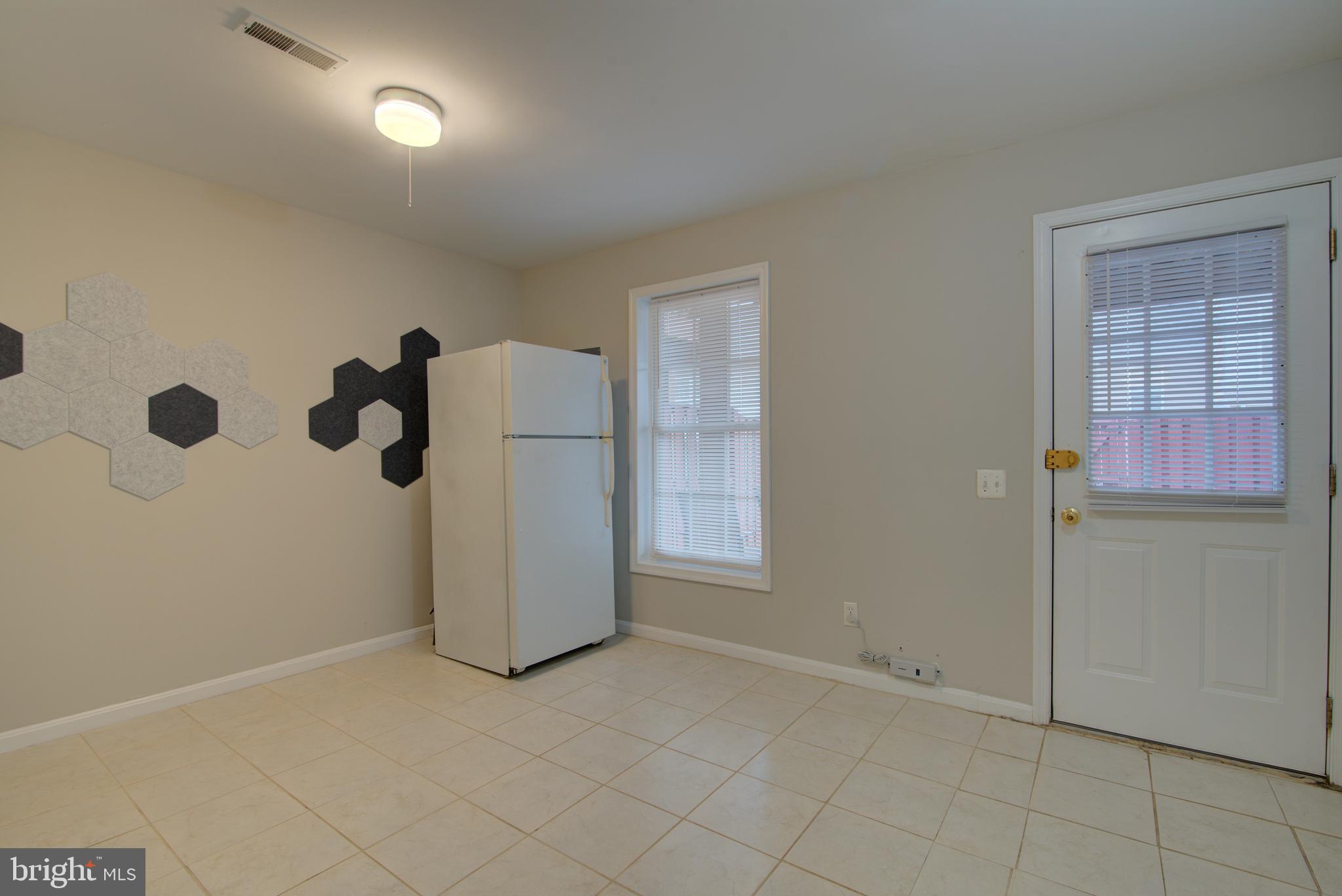 4009 Timber Oak Trail Fairfax, VA 22033 - Photo 7 of 33