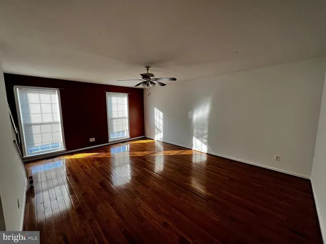 $3,000 | 4009 Timber Oak Trail, Fairfax, VA 22033