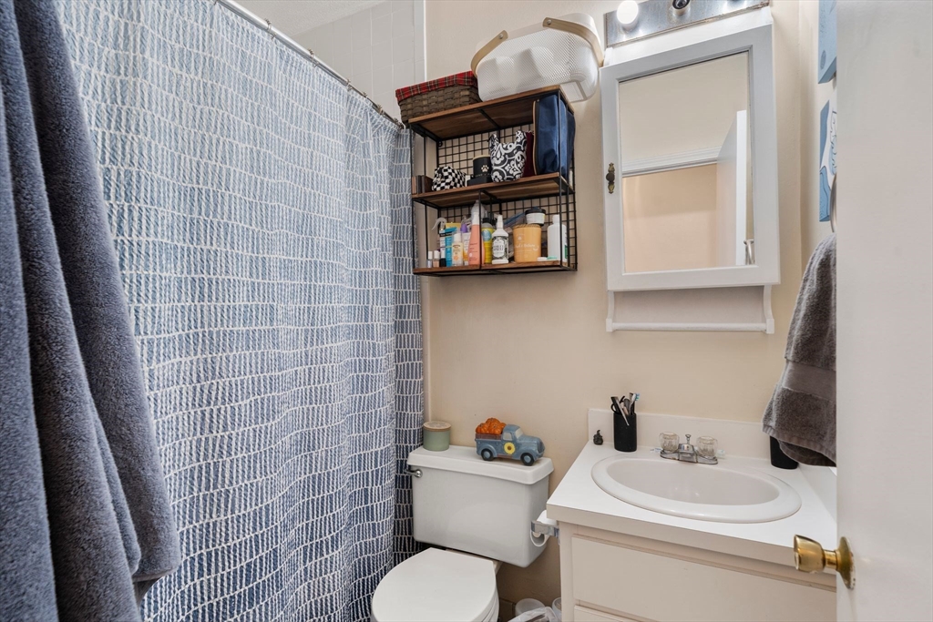136 Prince Street, Unit 3 Boston, MA 02113 - Photo 16 of 28