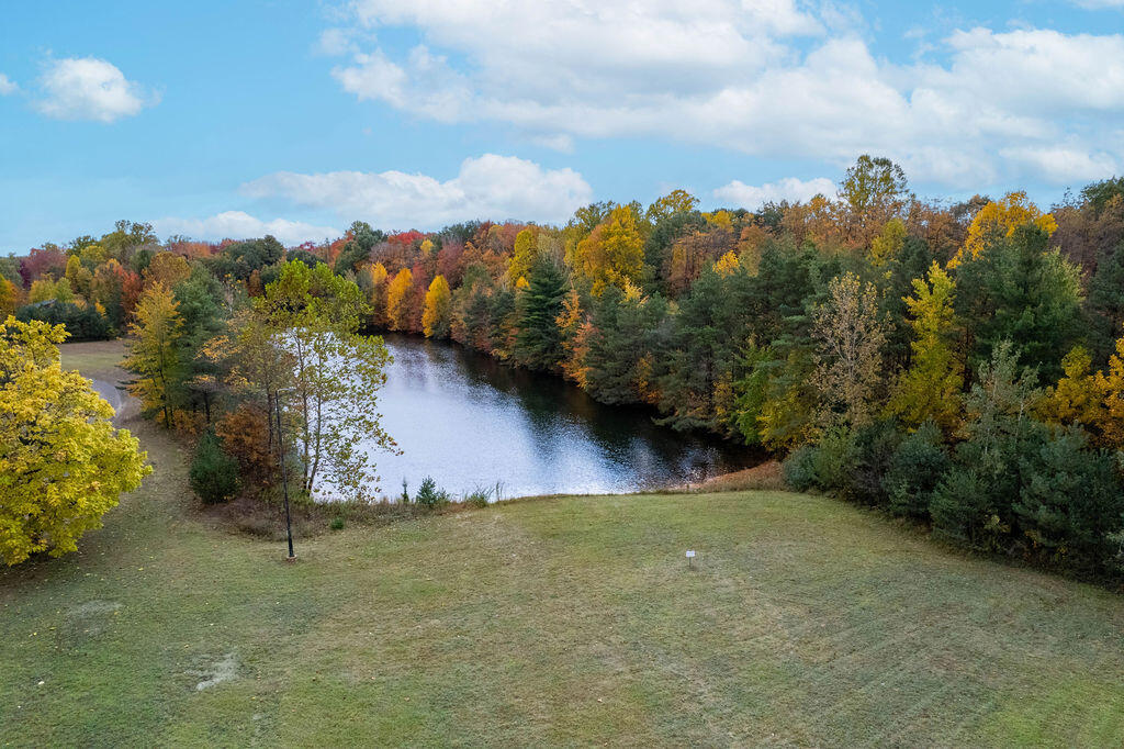 43534 Timber Trail, Unit 19 Coloma, MI 49038 - Photo 11 of 24 43534TimberTrail-1-7